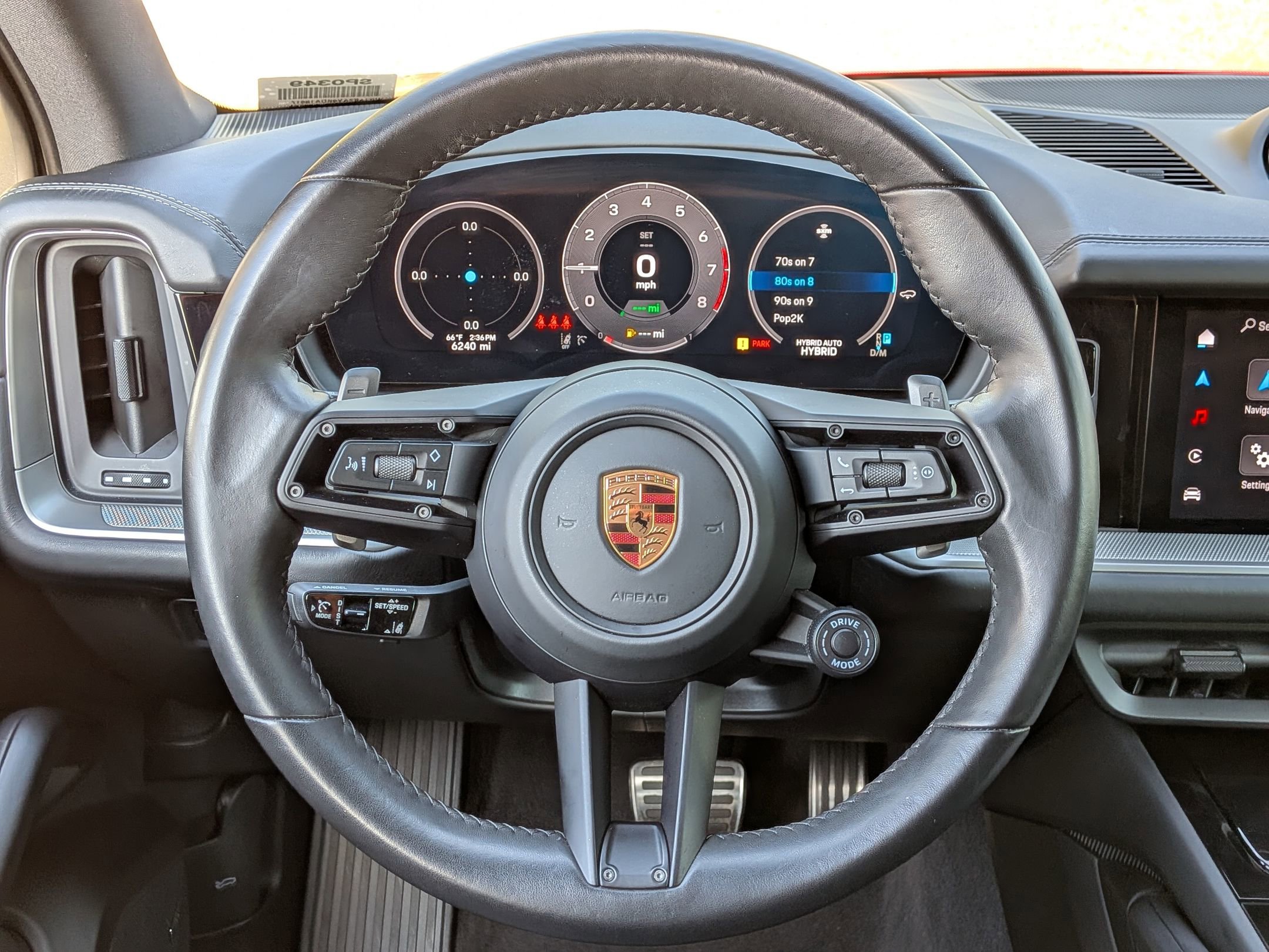 2025 Porsche Cayenne E-Hybrid photo 3