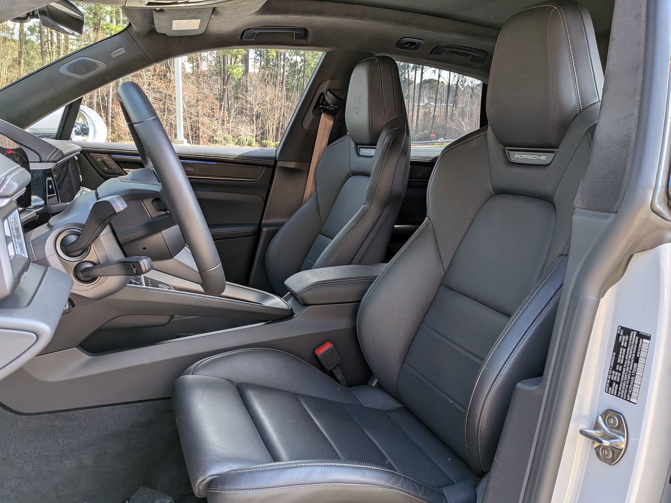 2025 Porsche Macan Electric Turbo photo 4