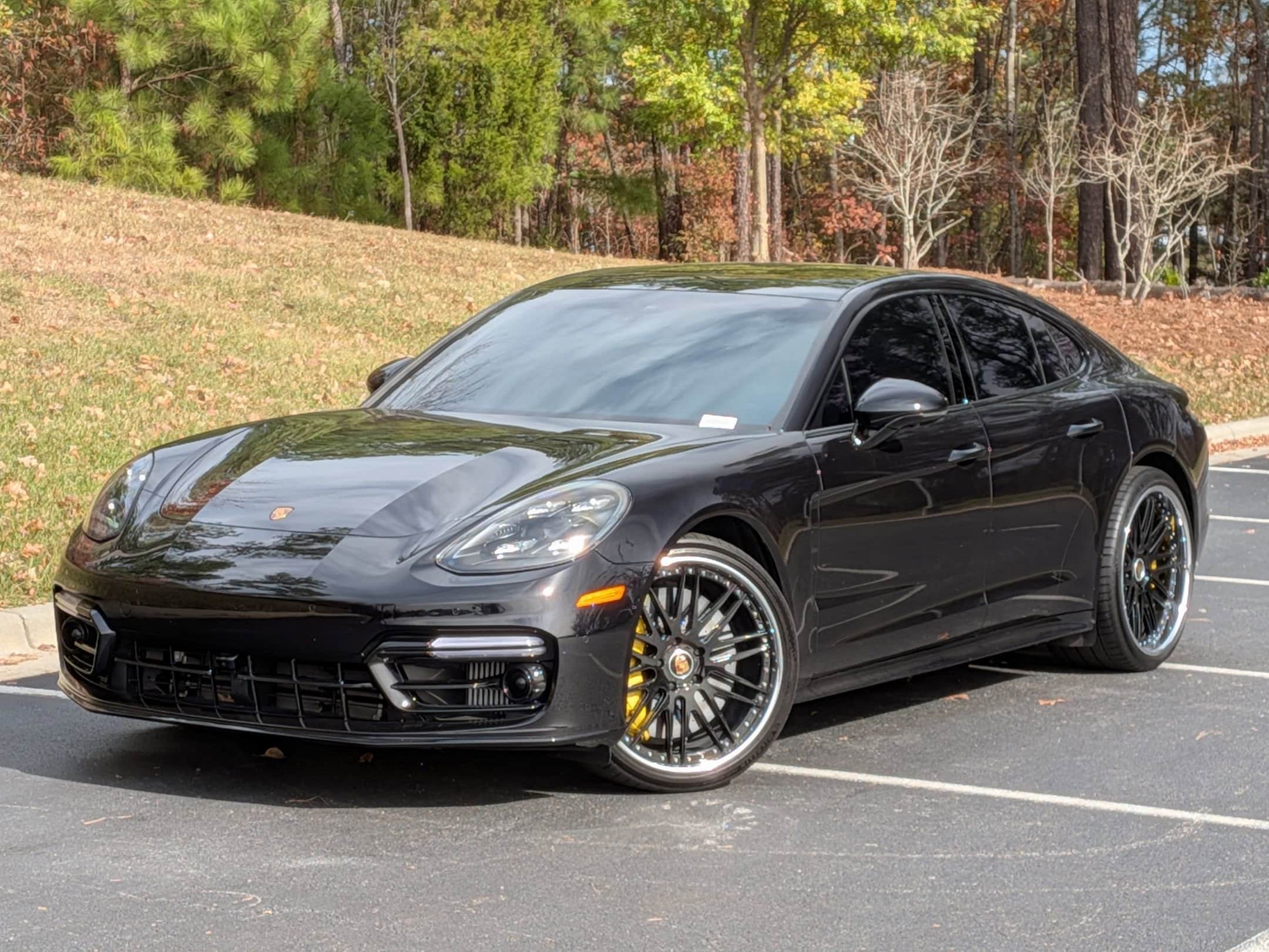 2022 Porsche Panamera Turbo S's photo