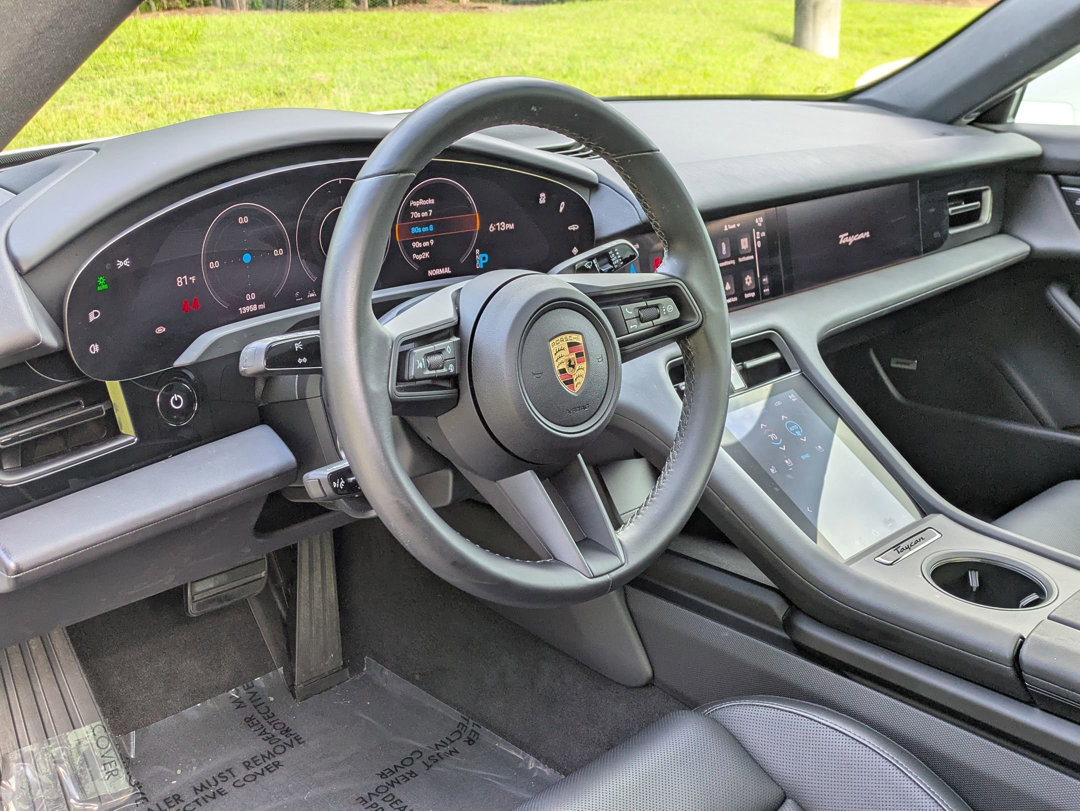 2024 Porsche Taycan photo 4
