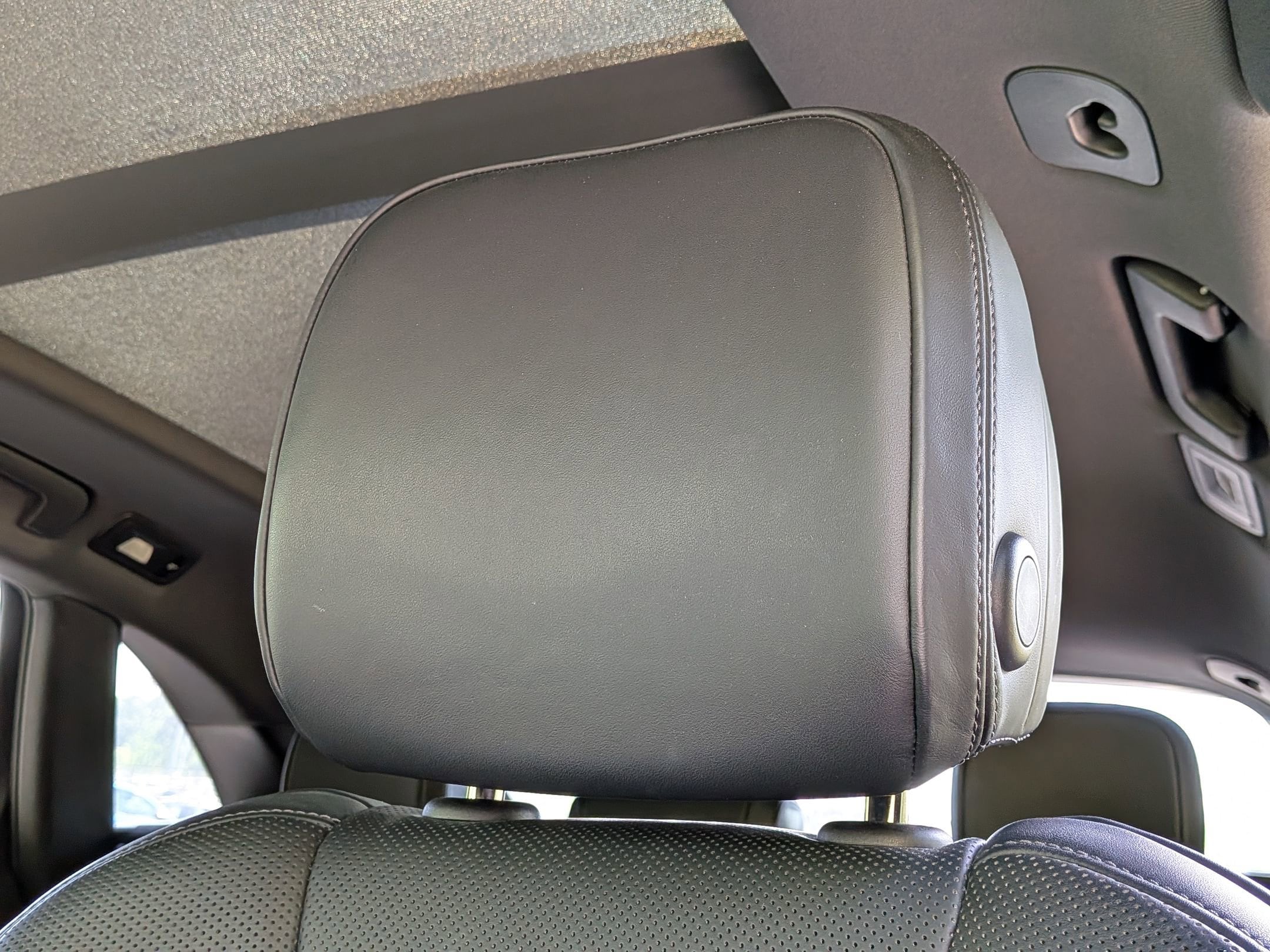 2023 Porsche Macan photo 5