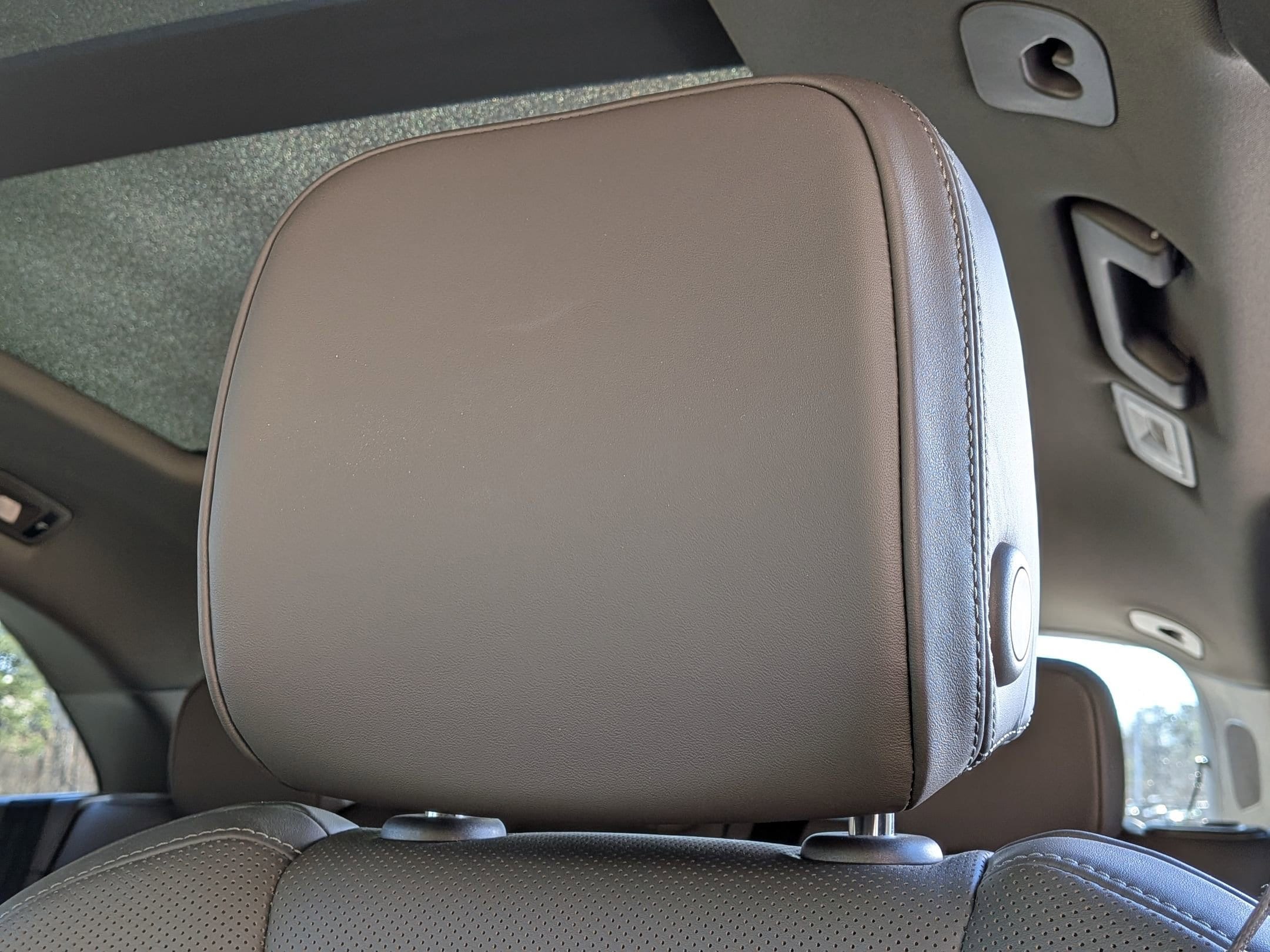 2025 Porsche Macan photo 5