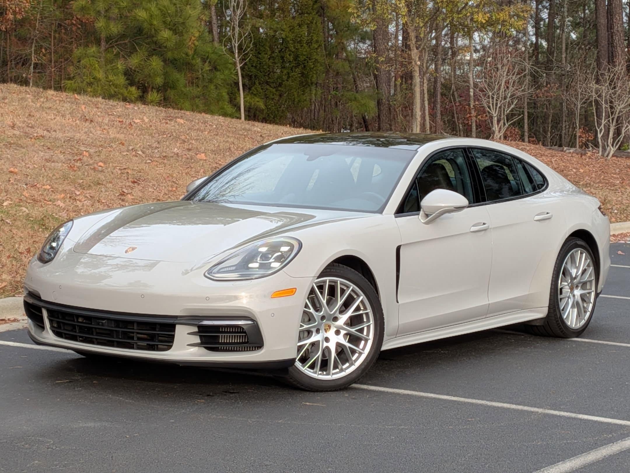 2017 Porsche Panamera 4S's photo