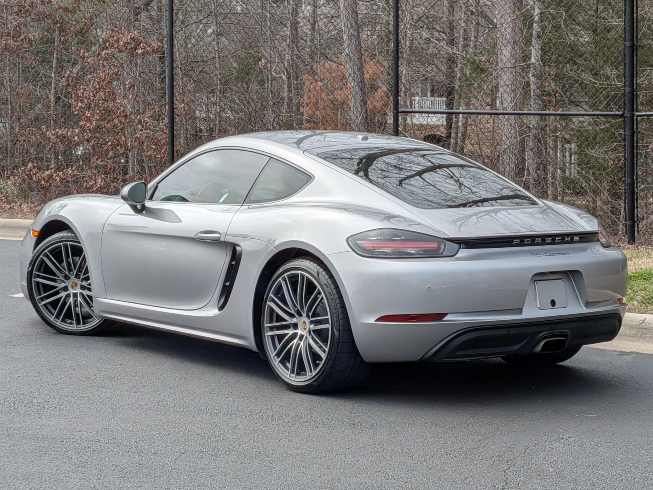 2024 Porsche 718 Cayman photo 2