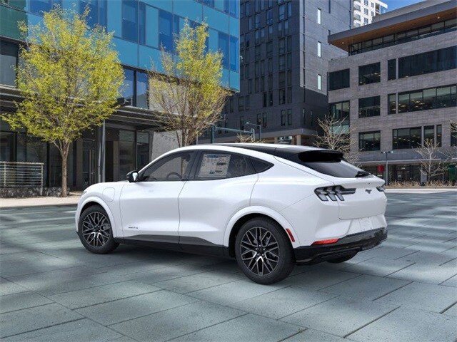 2025 Ford Mustang Mach-E Premium photo 4