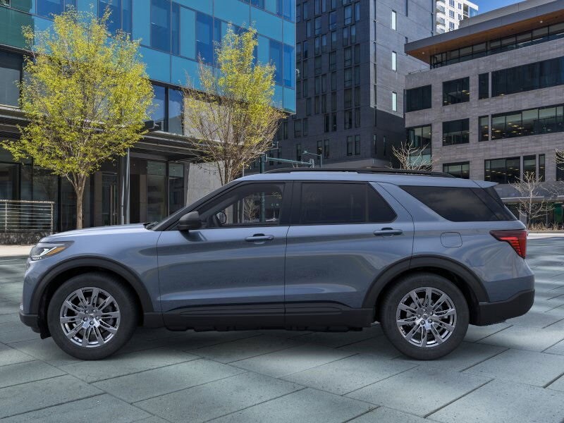 2026 Ford Explorer photo 2