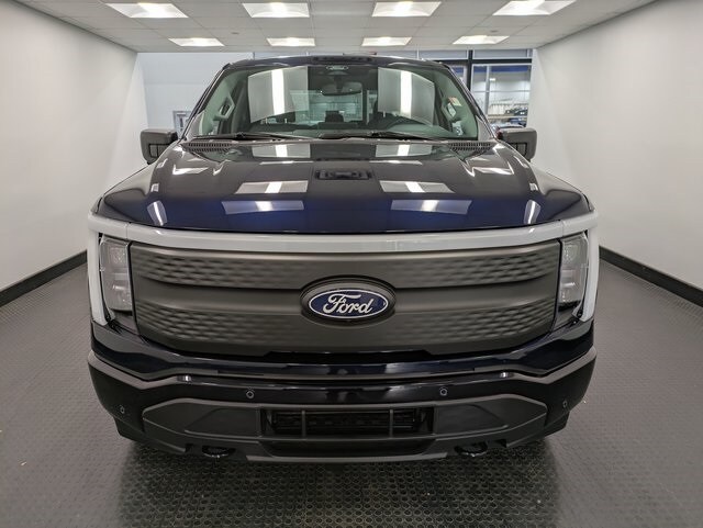 2024 Ford F-150 Lightning photo 2