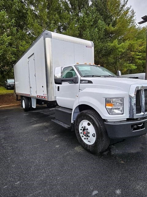 2024 Ford F-650 Base photo 2