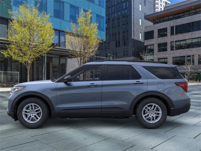2026 Ford Explorer photo 2