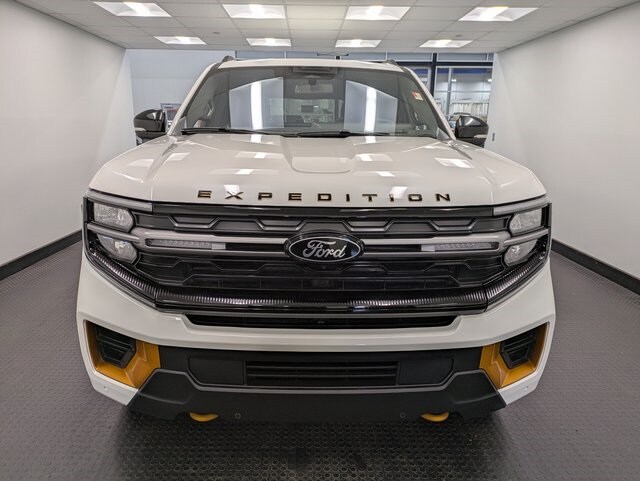 2025 Ford Expedition photo 2