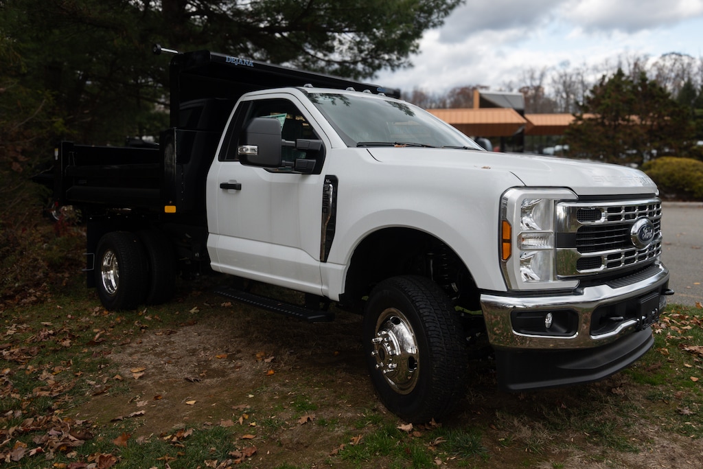 New 2024 Ford F-350SD XL Chassis