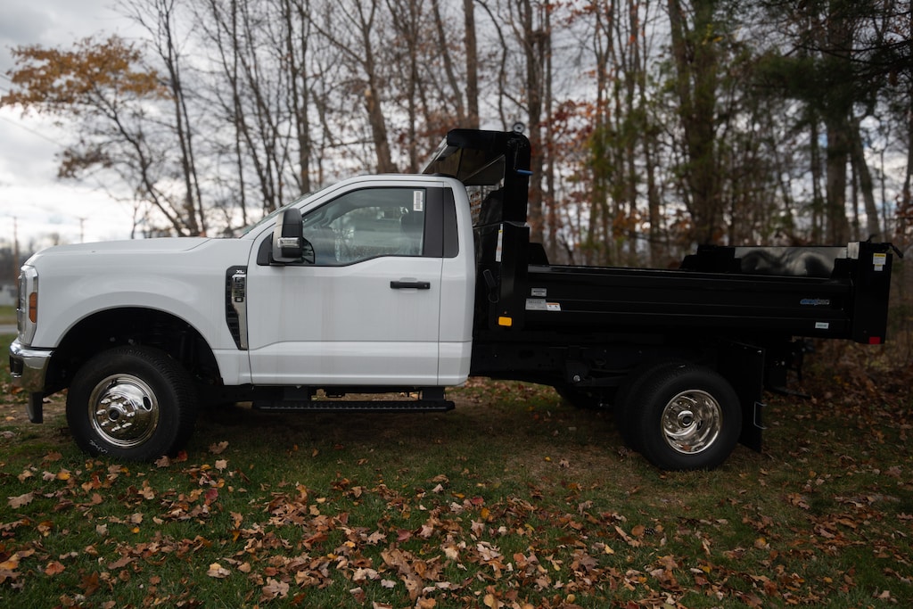 New 2024 Ford F-350SD XL Chassis