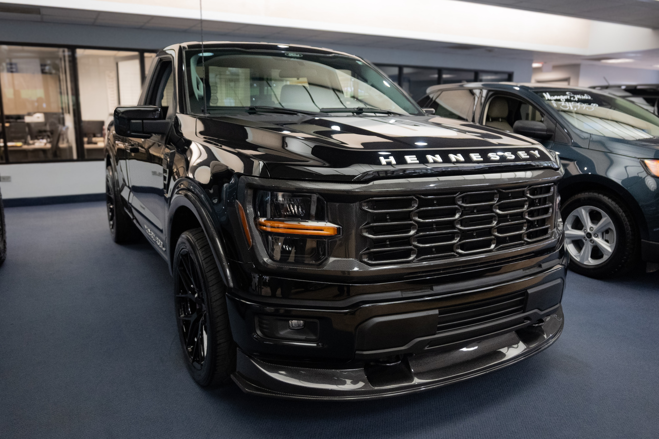 2025 Ford F-150 XL's photo