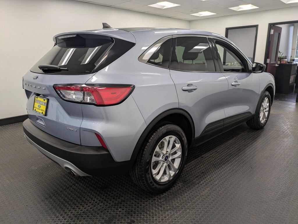 2022 Ford Escape SE photo 4