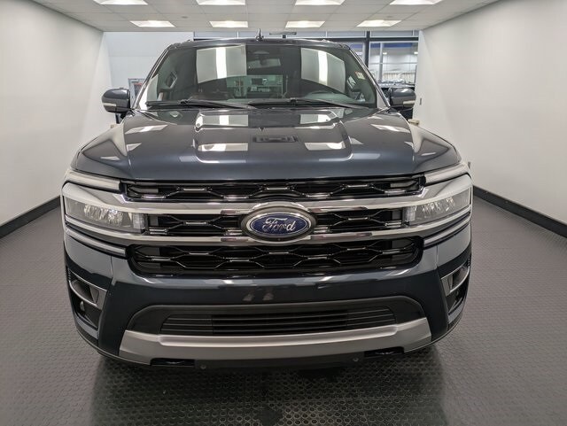 2022 Ford Expedition MAX Limited photo 2