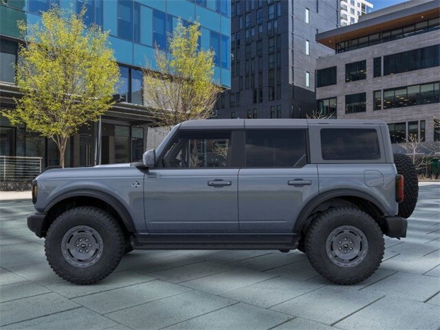 2025 Ford Bronco Outer Banks photo 2