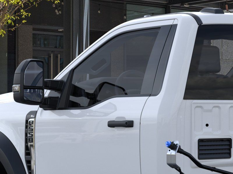 2025 Ford F-550 Super Duty Chassis Cab XL - Photo 20