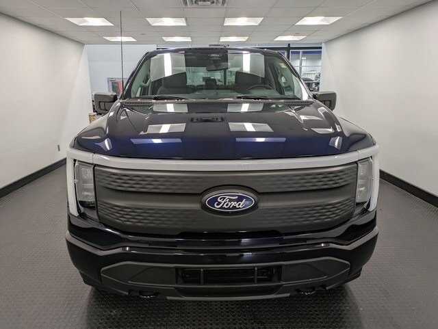 2024 Ford F-150 Lightning XLT photo 2