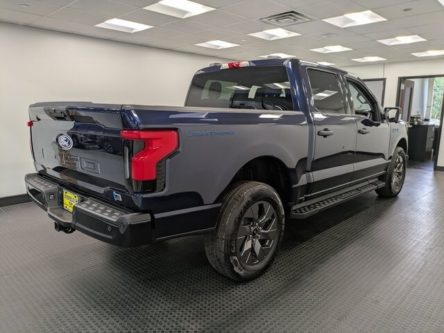 2024 Ford F-150 Lightning XLT photo 4