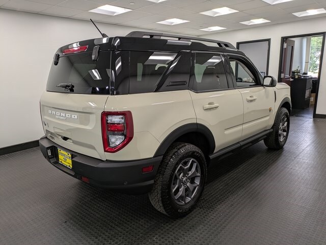 2024 Ford Bronco Sport Badlands photo 2