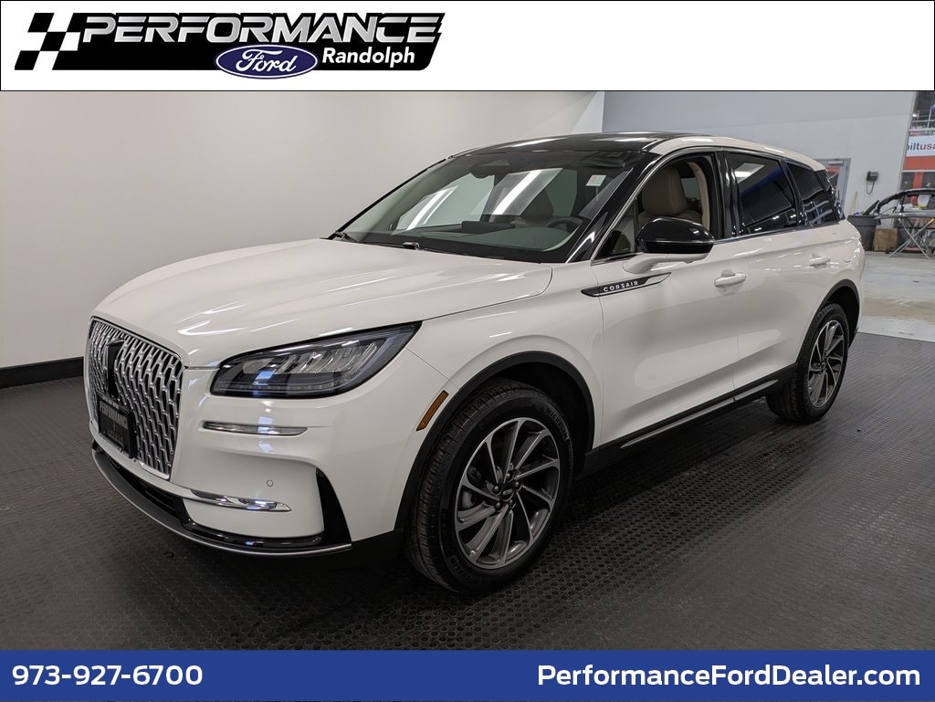 2023 Lincoln Corsair Base's photo