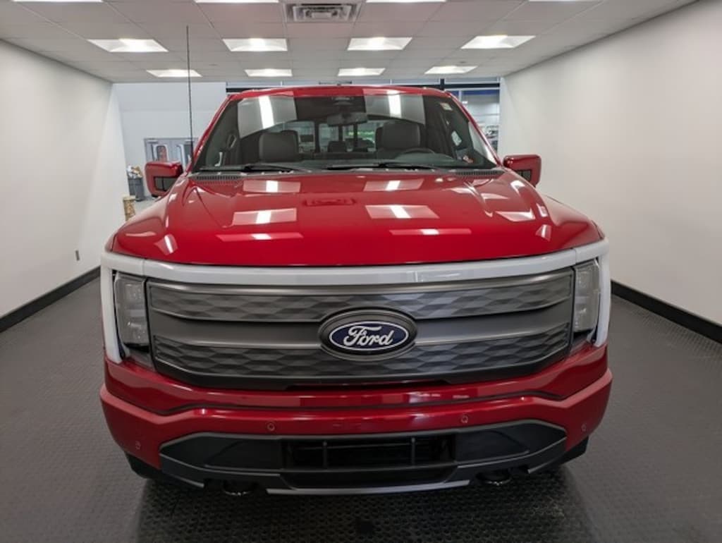 Used 2024 Ford F-150 Lightning Lariat Truck