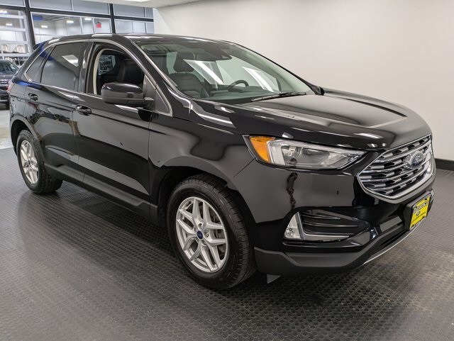 2022 Ford Edge SEL photo 3
