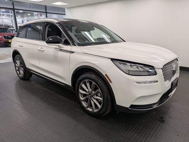 2022 Lincoln Corsair Standard photo 3