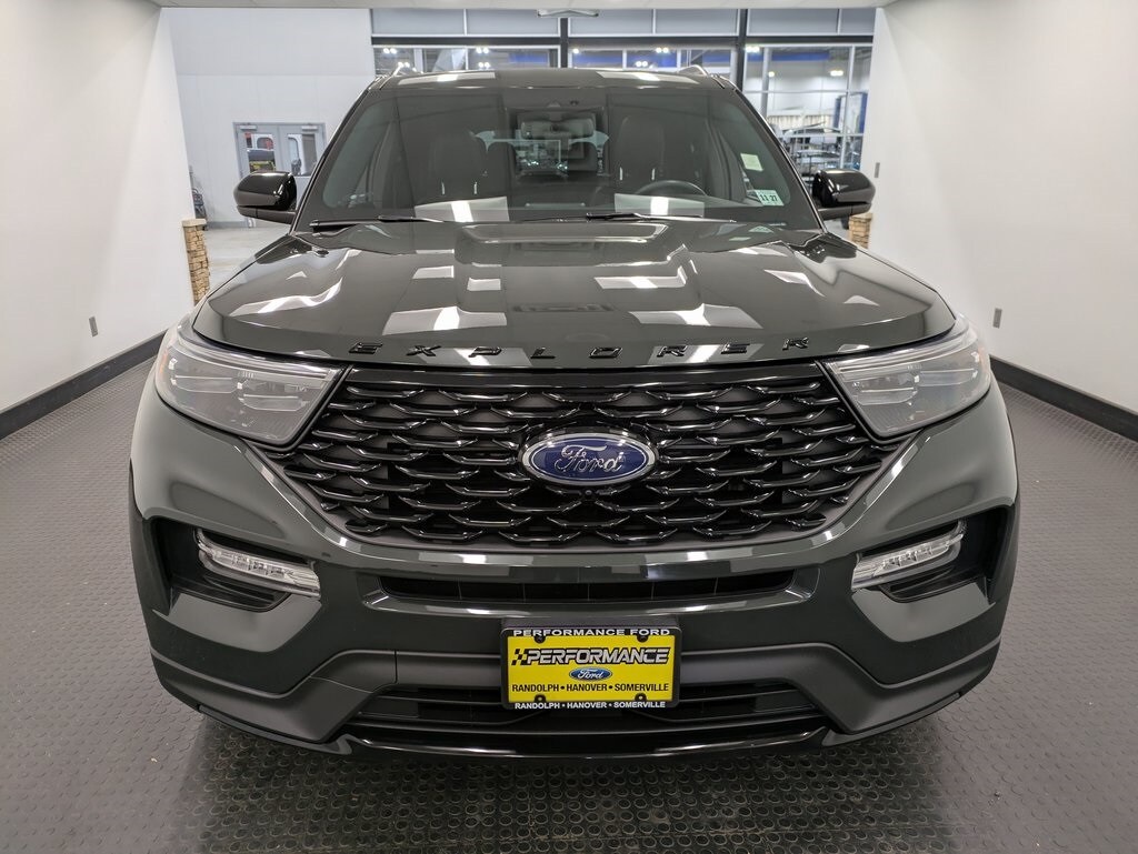 2022 Ford Explorer ST-Line photo 2