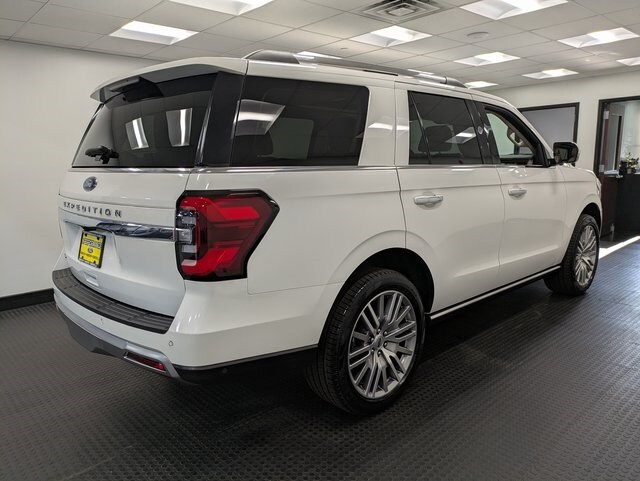 2022 Ford Expedition Limited photo 4