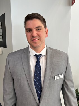 Staff member DAVID MALAFATOPOULOS from ID_dfb5e6c8c574