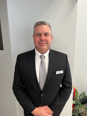 Staff member DOUGLAS RALEIGH from ID_d9ae34d25e96