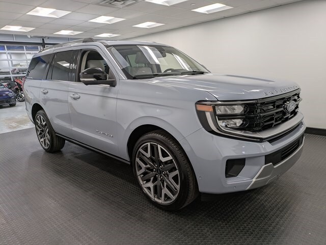 2025 Ford Expedition Platinum photo 2