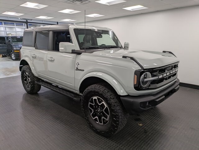 2022 Ford Bronco Outer Banks photo 3