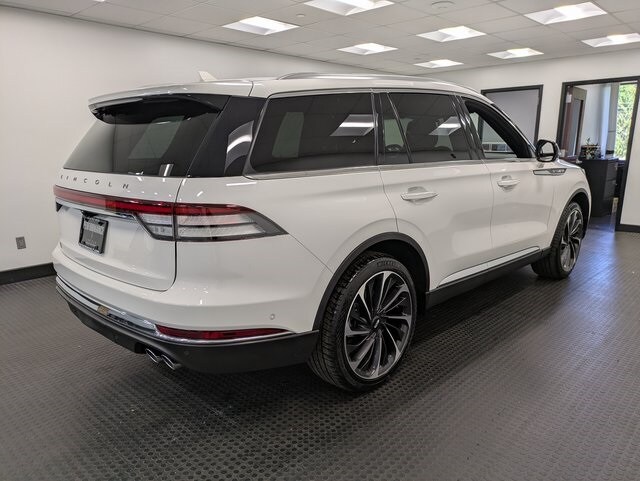 2023 Lincoln Aviator Reserve photo 2