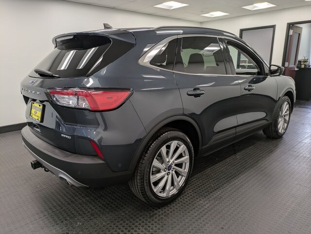 2022 Ford Escape Titanium photo 4