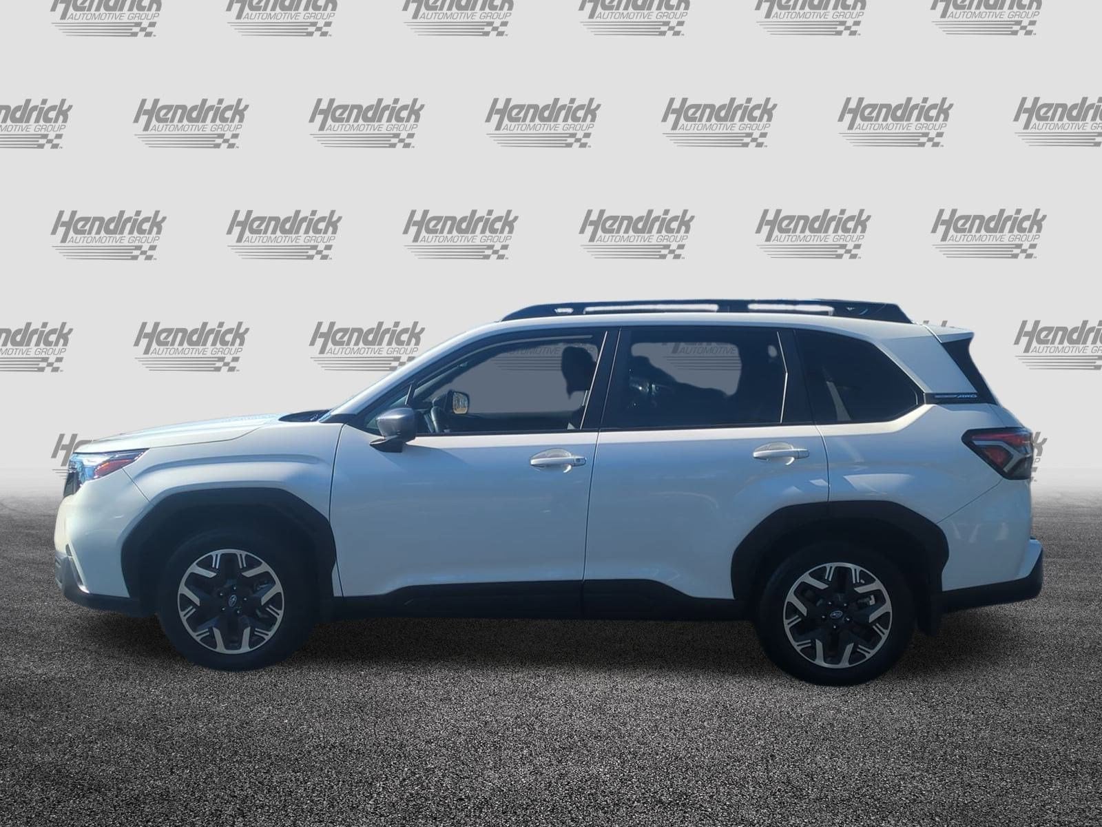 2025 Subaru Forester Premium photo 6