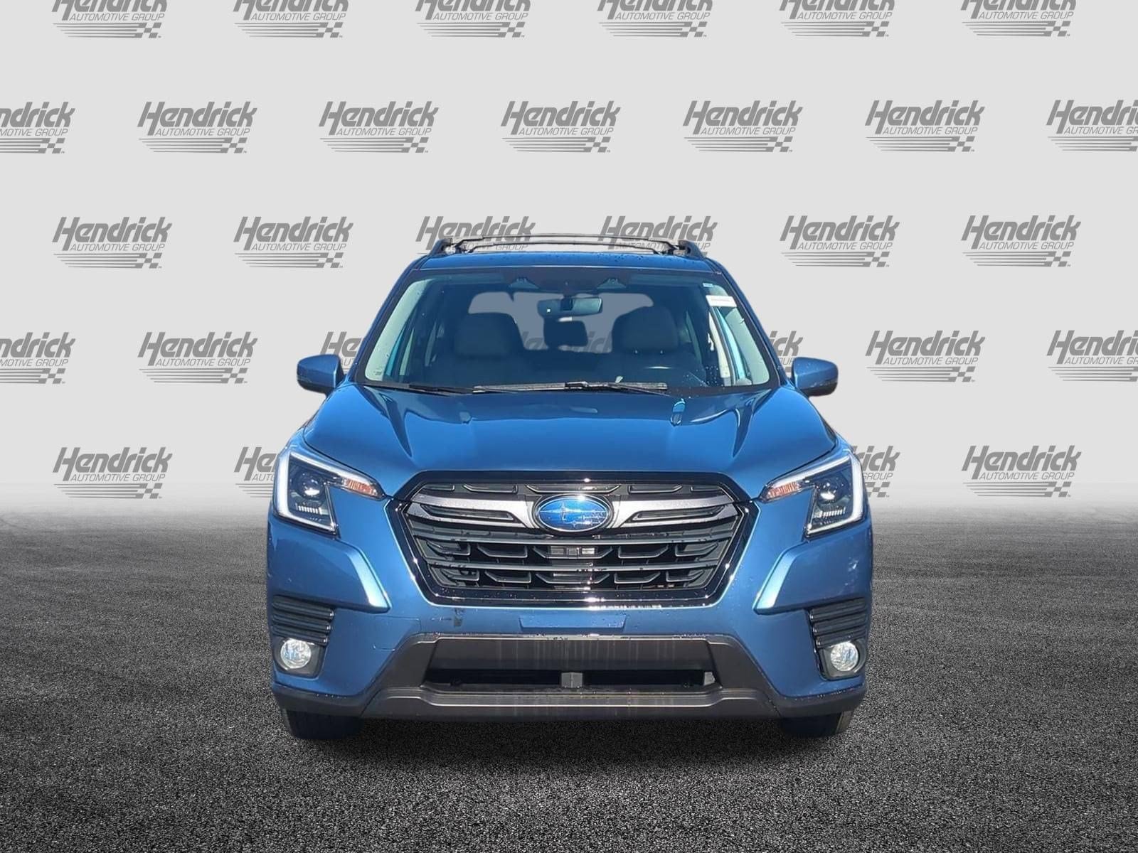 2022 Subaru Forester Limited photo 2