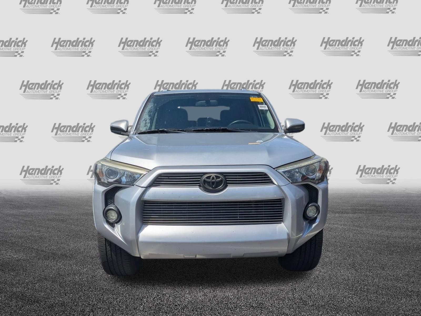 2016 Toyota 4Runner SR5 photo 3