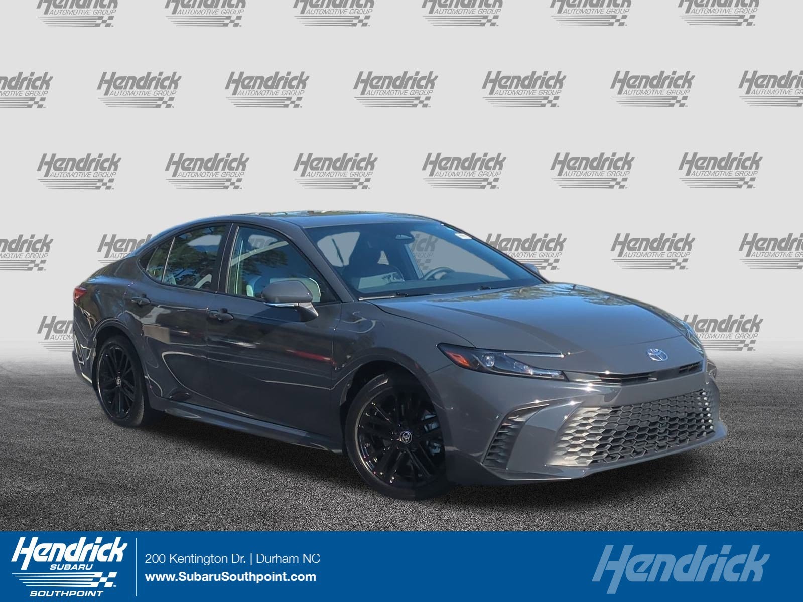 2025 Toyota Camry SE's photo