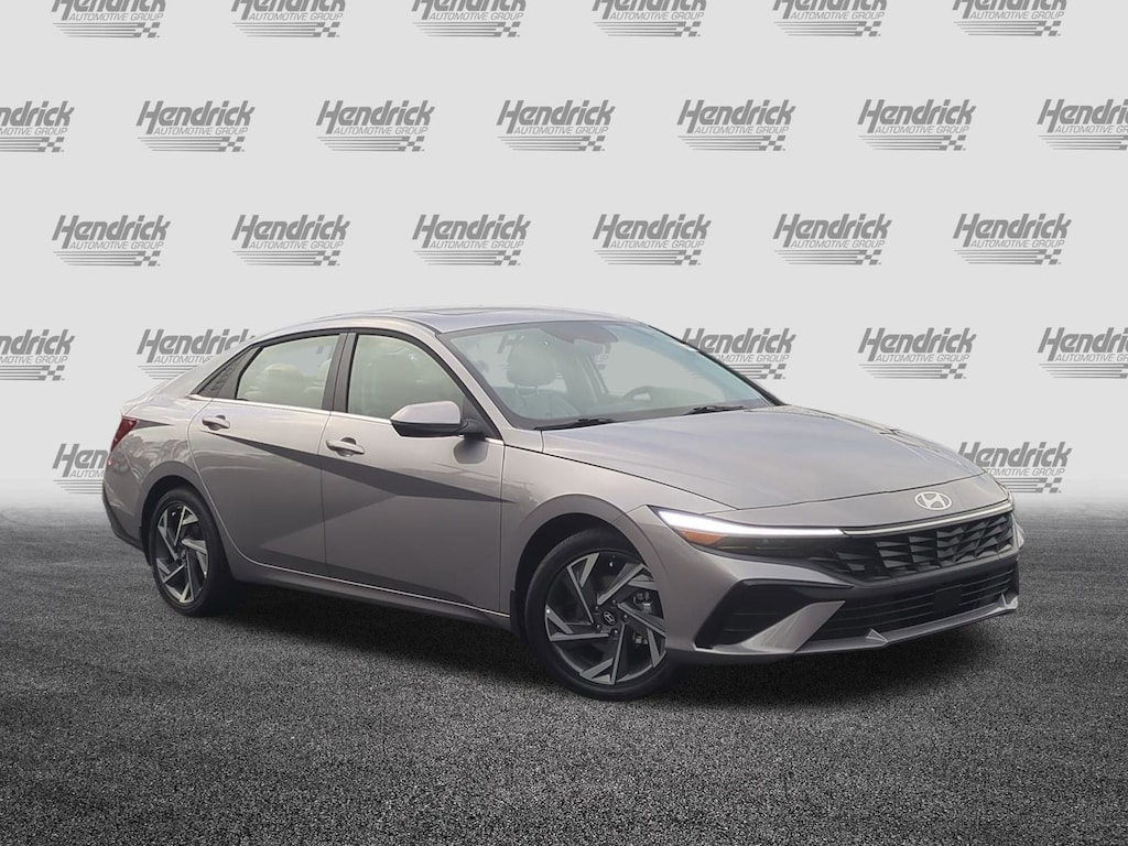 Used 2025 Hyundai Elantra Hybrid Limited Sedan