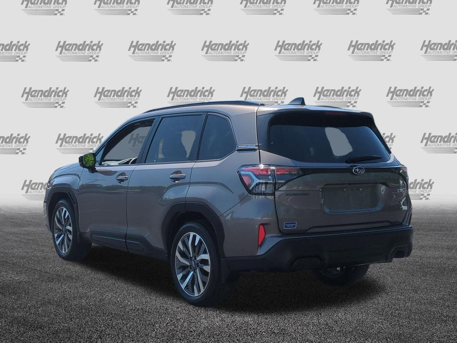 2025 Subaru Forester Touring photo 6