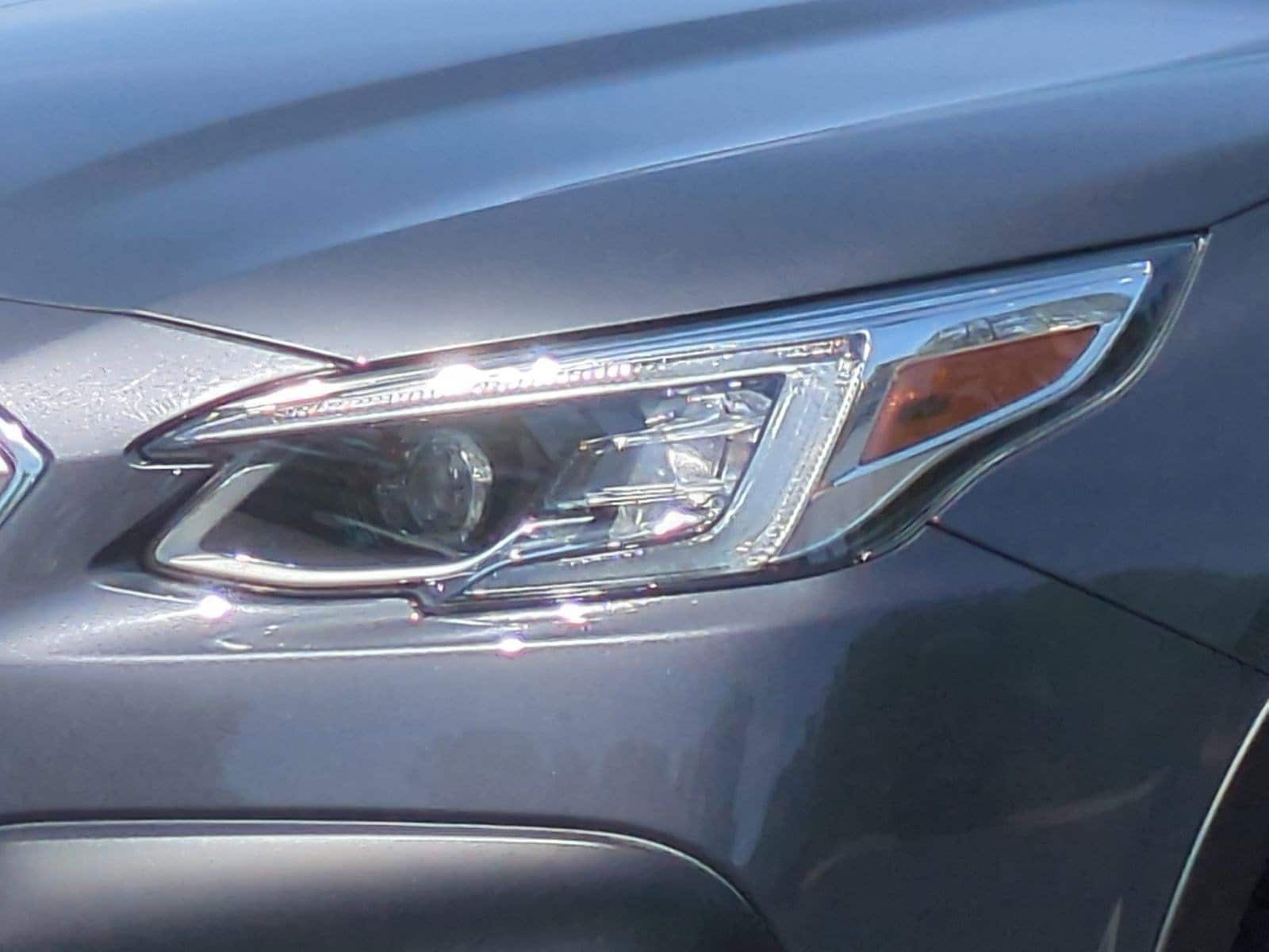 2020 Subaru Outback Touring photo 5