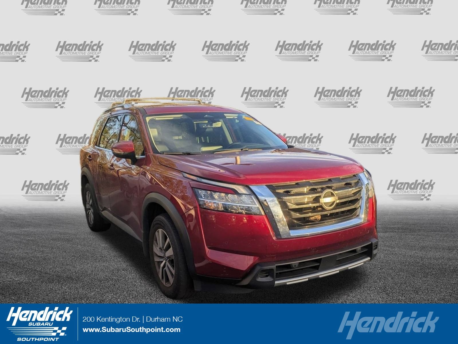 2023 Nissan Pathfinder SL's photo