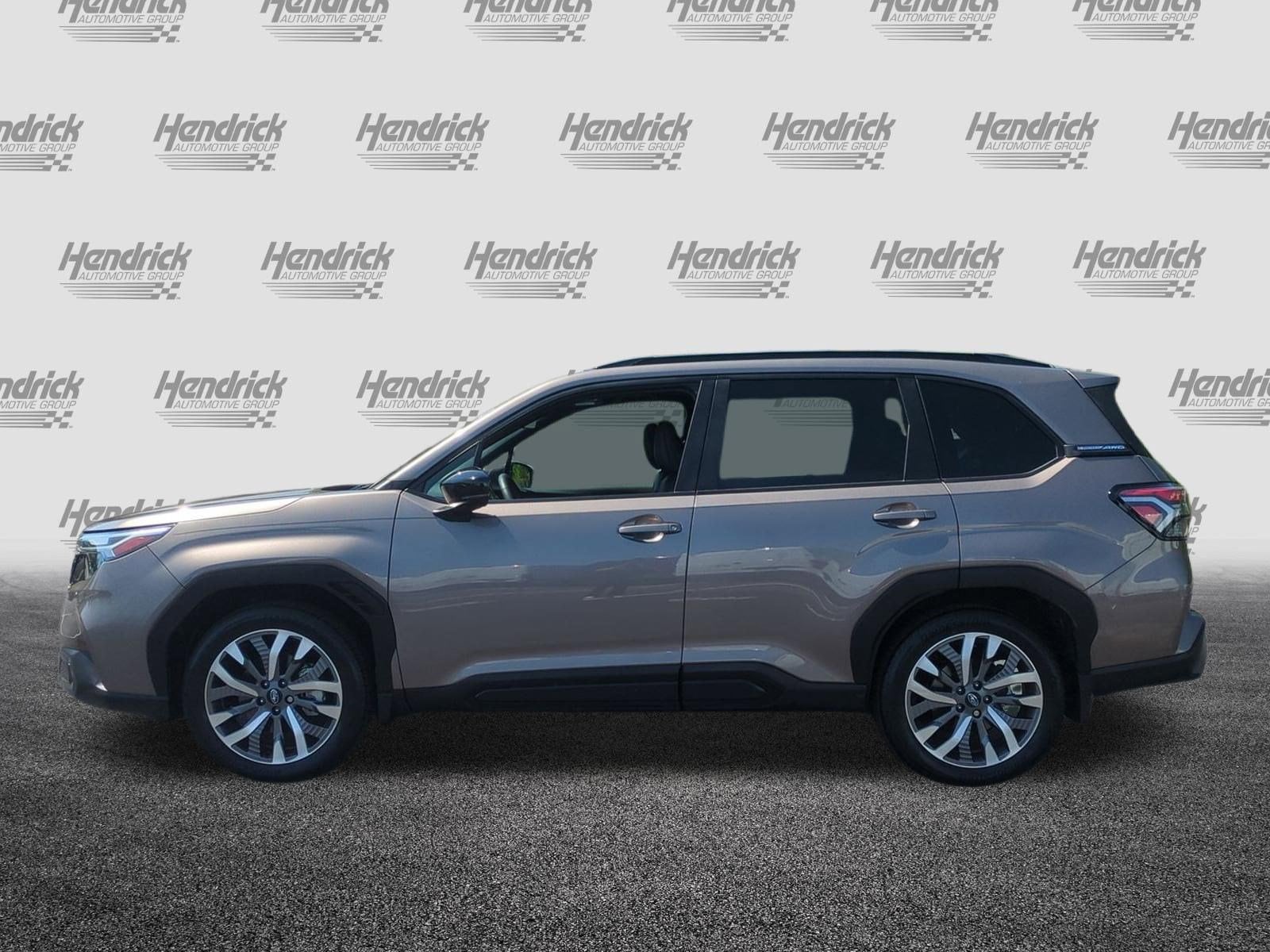 2025 Subaru Forester Touring photo 5