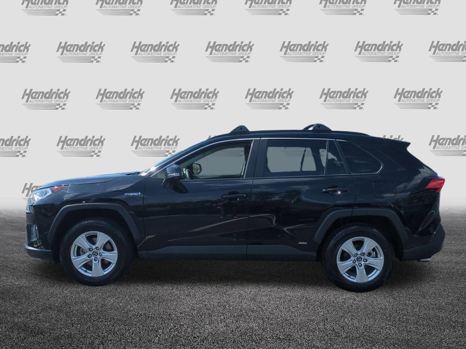 2019 Toyota RAV4 Hybrid XLE photo 6