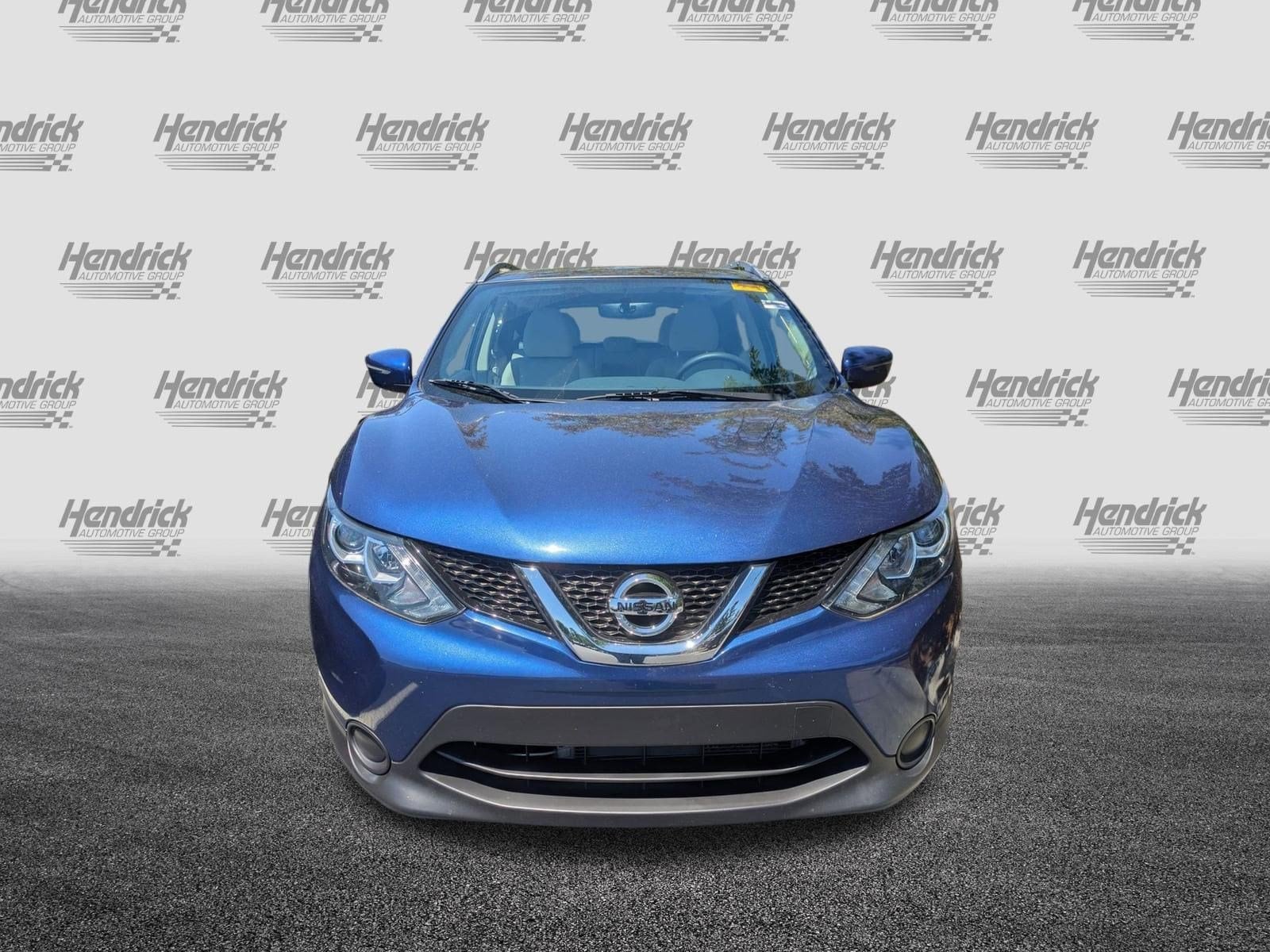 2018 Nissan Rogue Sport SV photo 2