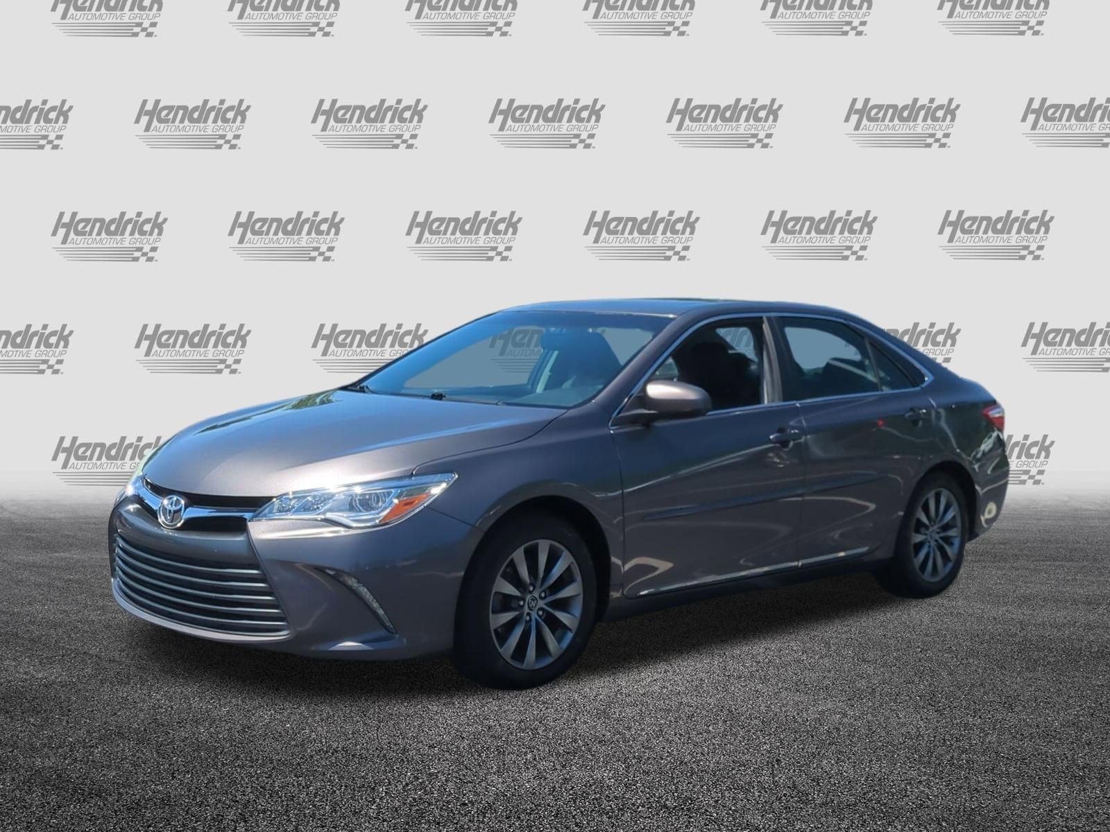 2015 Toyota Camry XLE V6 photo 4