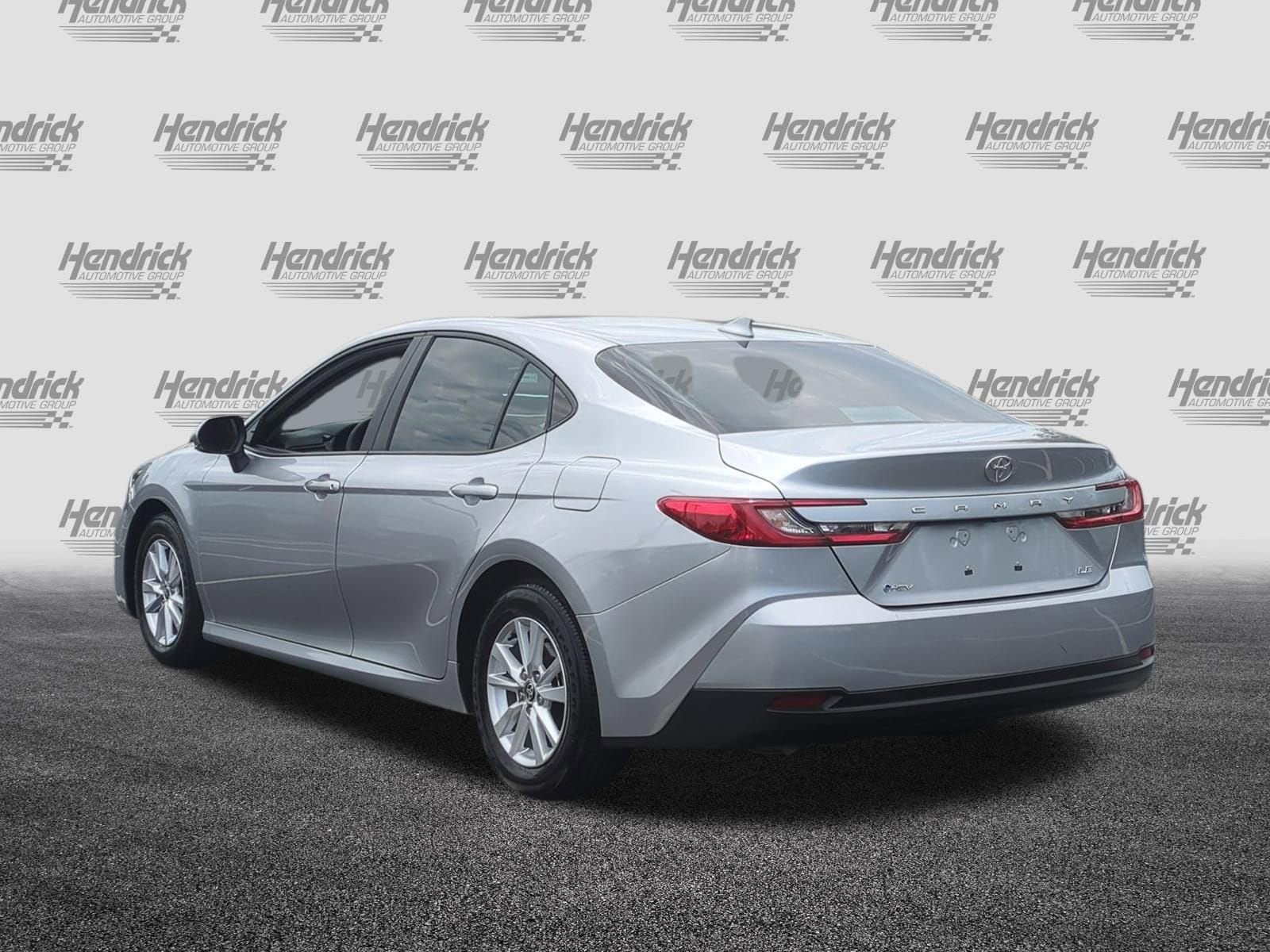 2025 Toyota Camry 8