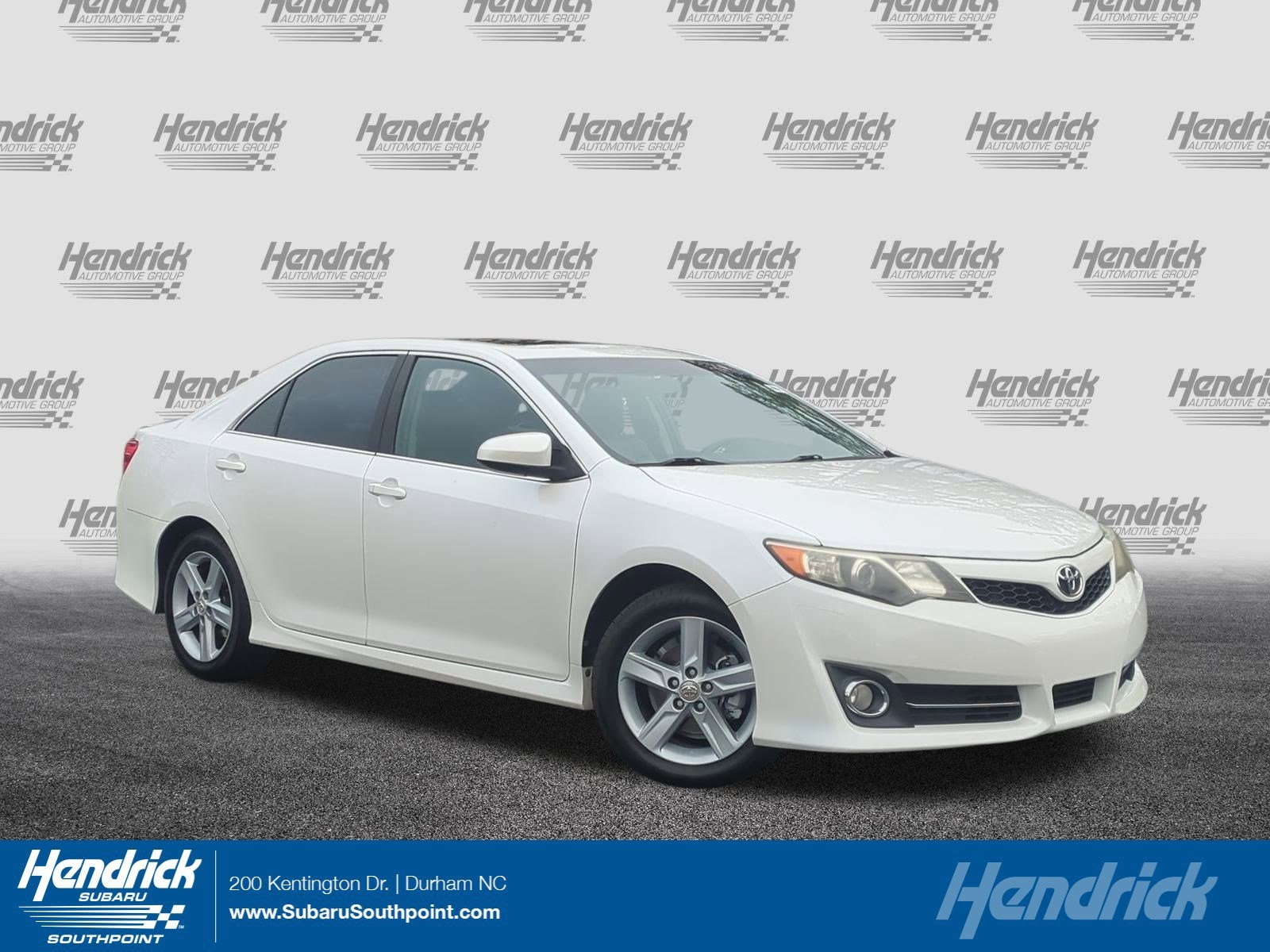 2012 Toyota Camry SE's photo